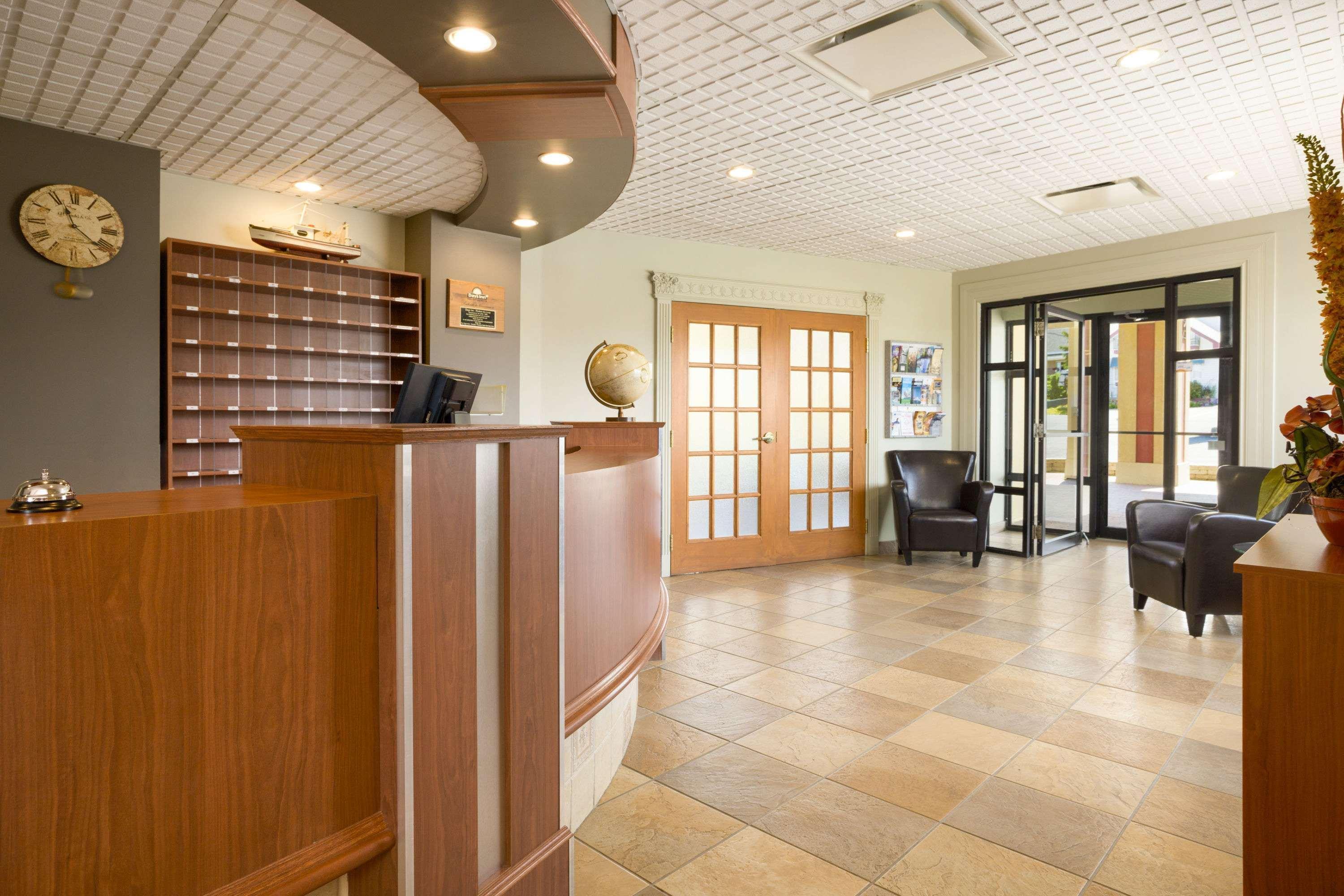 Days Inn By Wyndham Riviere-Du-Loup Bagian luar foto