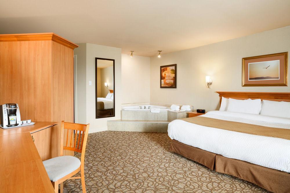 Days Inn By Wyndham Riviere-Du-Loup Bagian luar foto